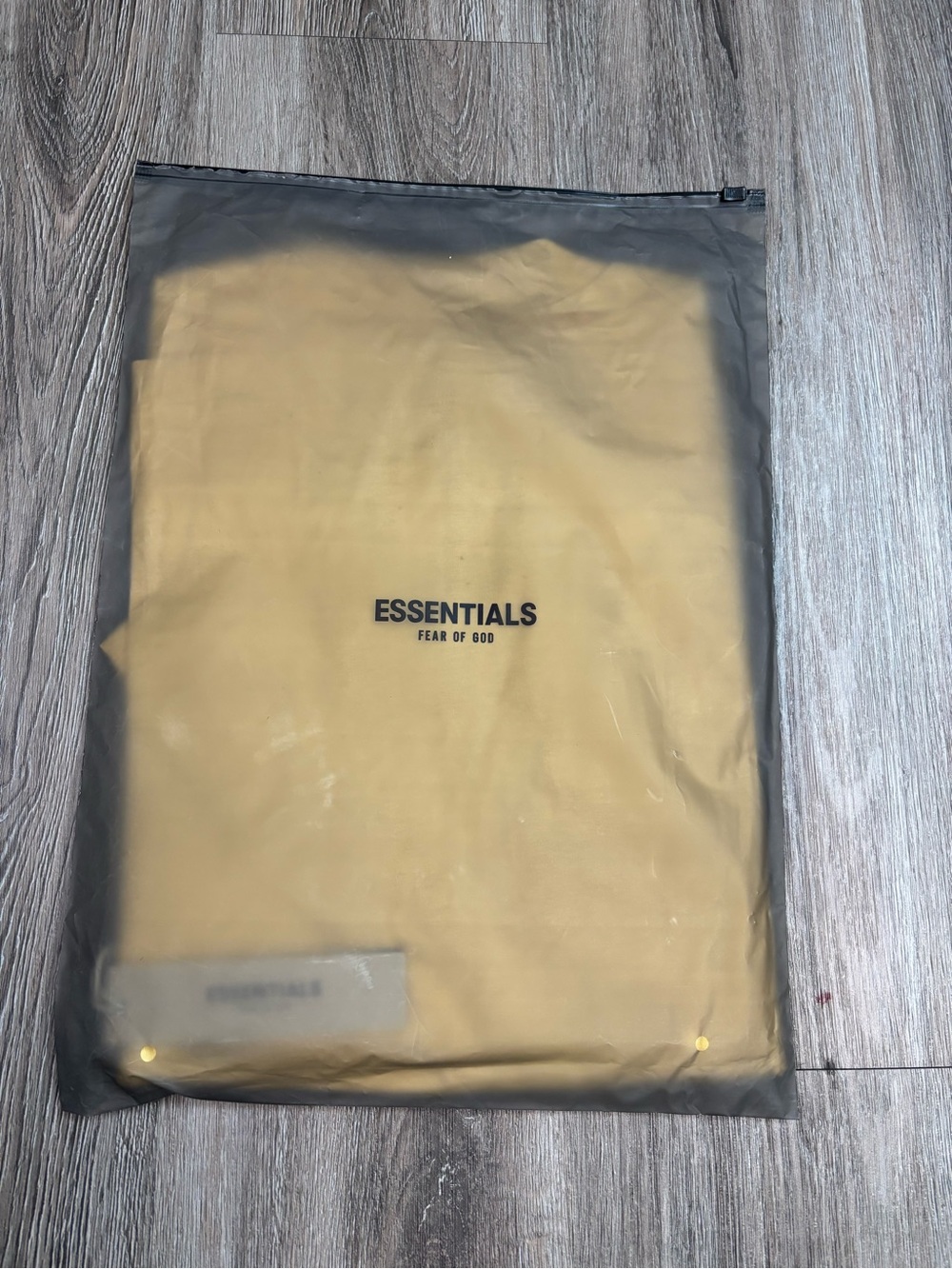 SS23 fear of god essentials Light Tuscan tee - Picture 5 of 5